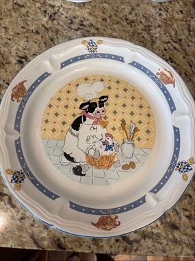 Set of 8 ! “ Kitchen Kow” large plates